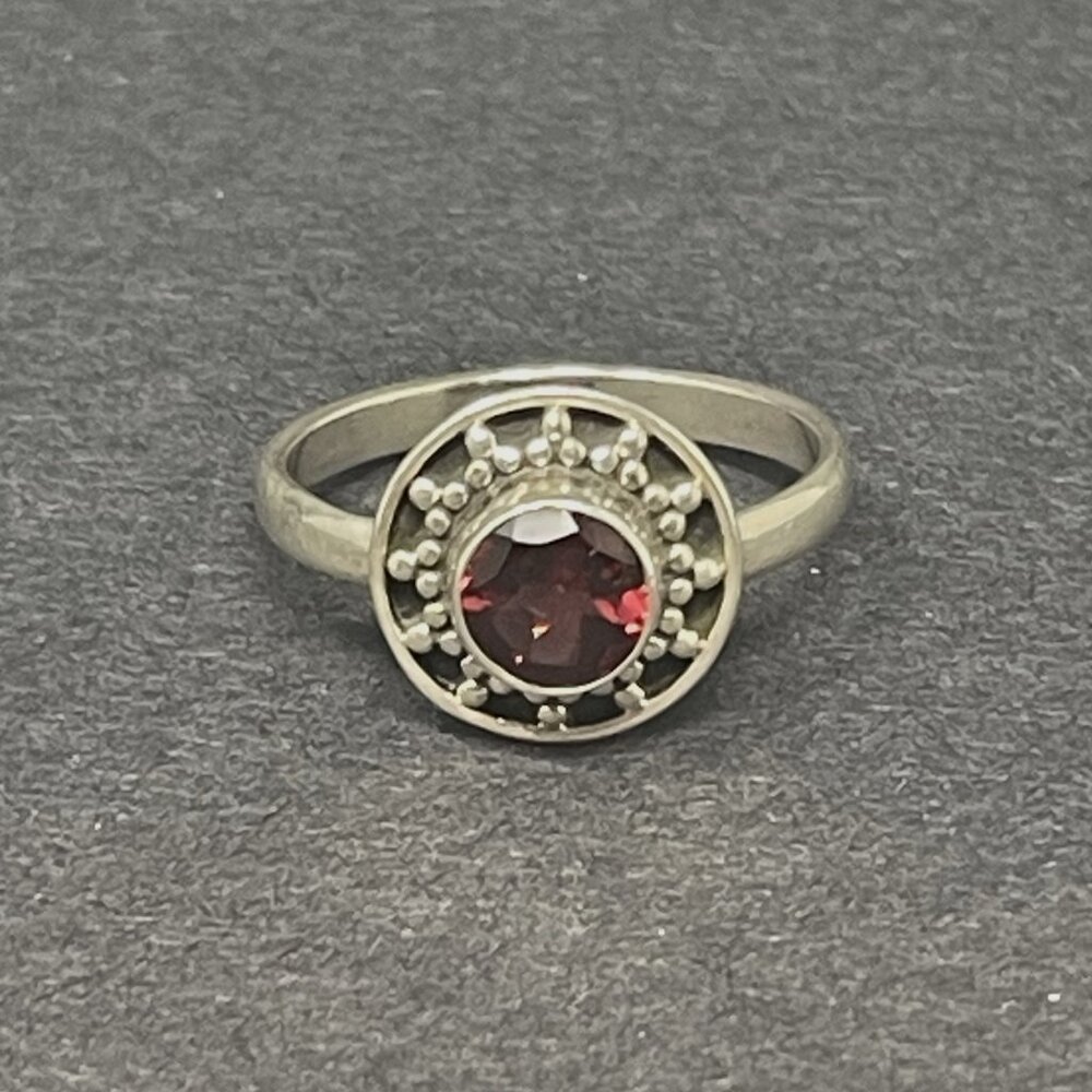 Beautiful Stirling Silver Round Gem Ruby Ring Siz… - image 6
